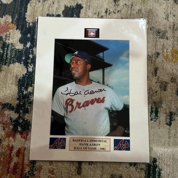 - - Hank aaron autographed photo - Picture 1 of 1